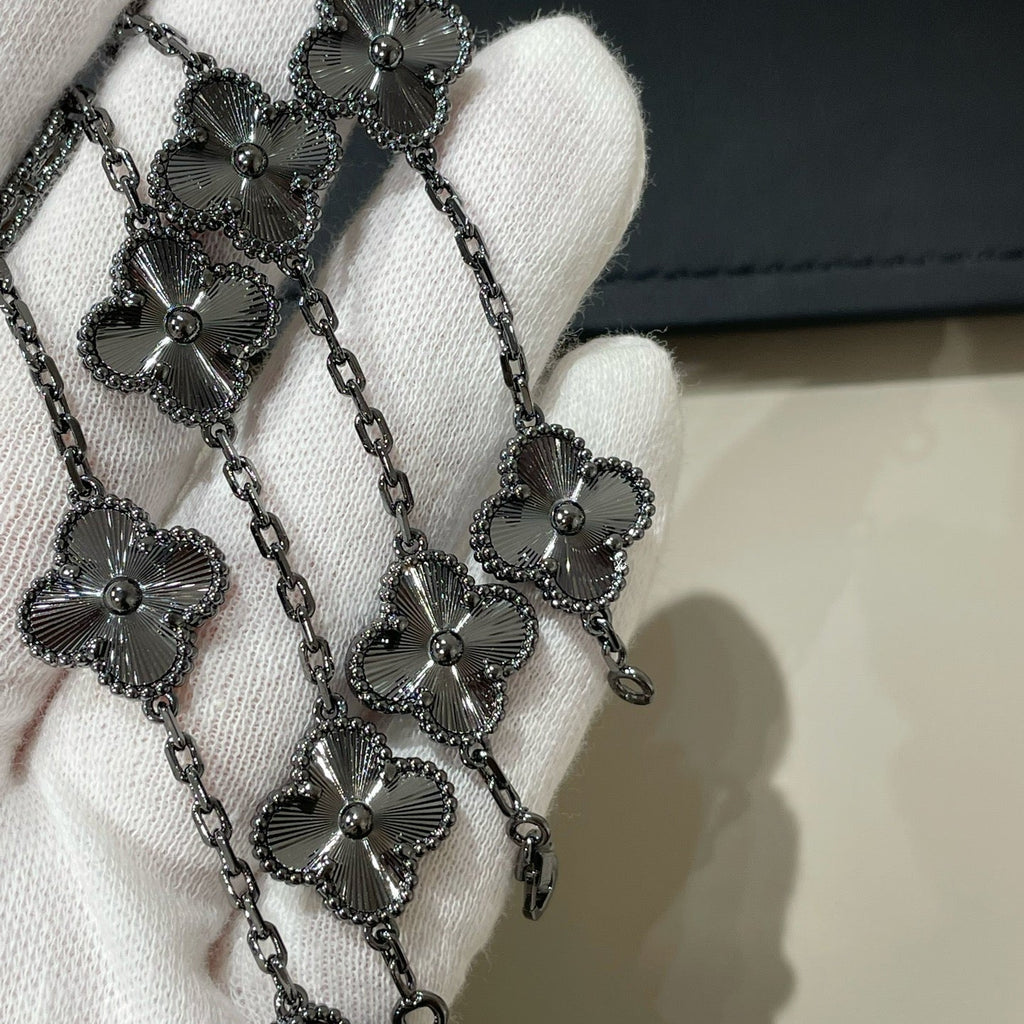 [Dream ]New CLOVER 5 MOTIF BLACK BRACELET