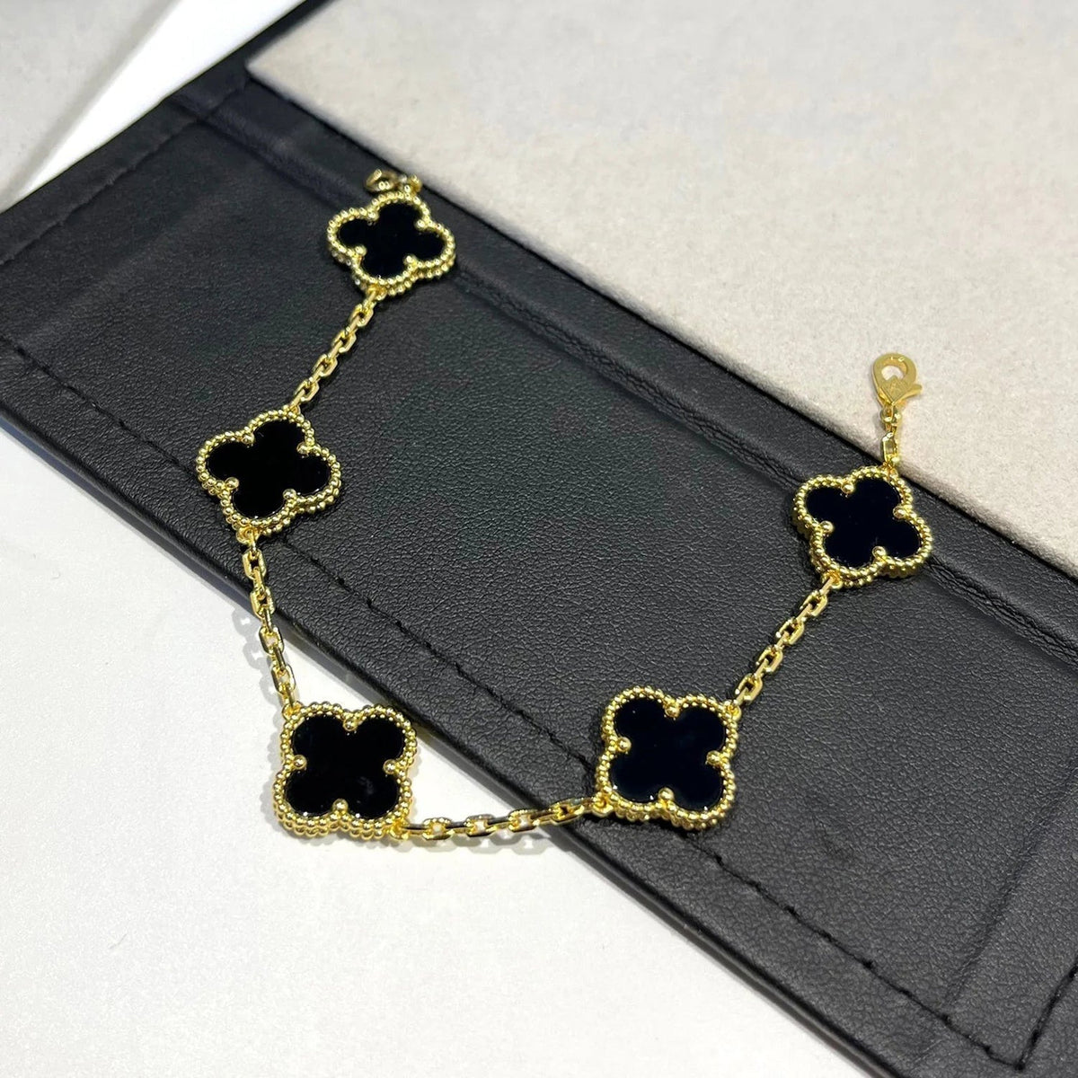 [Dream ]New CLOVER 5 MOTIF ONYXS BRACELET COLLECTION
