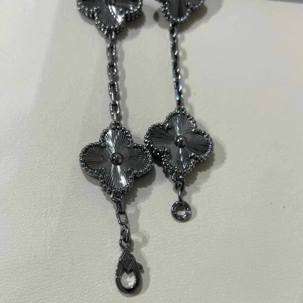 [Dream ]New CLOVER 5 MOTIF BLACK BRACELET