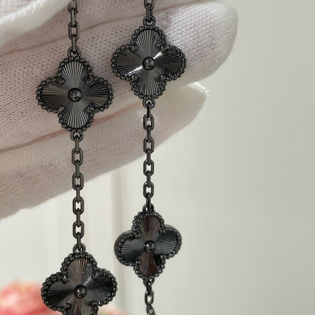 [Dream ]New CLOVER 5 MOTIF BLACK BRACELET