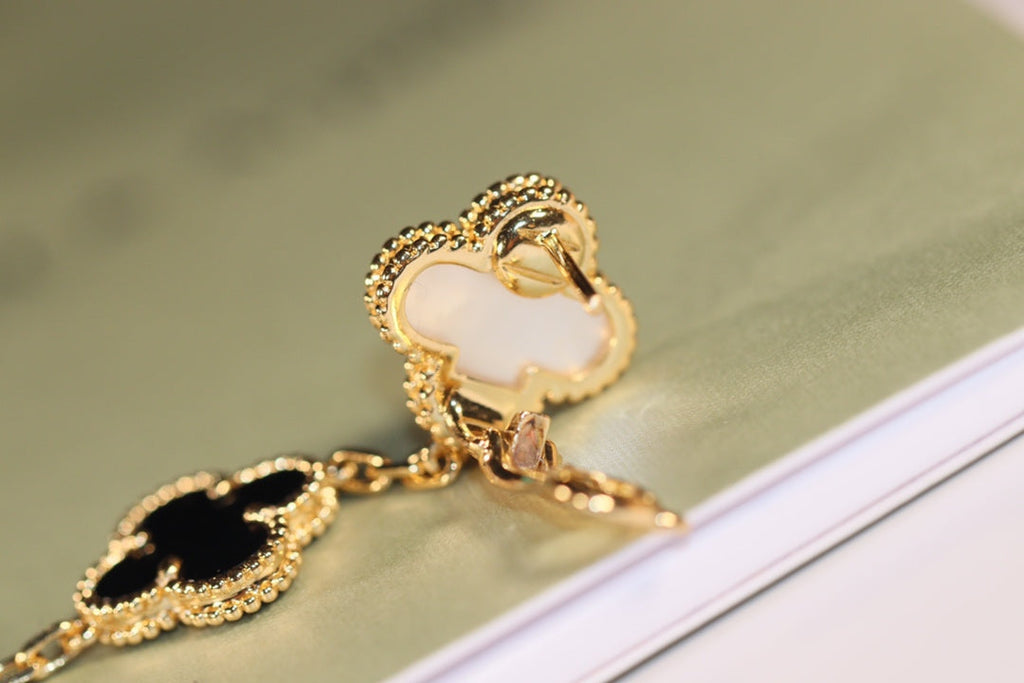 Dream CLOVER EARRINGS GOLD ONYX MOP 3 MOTIF