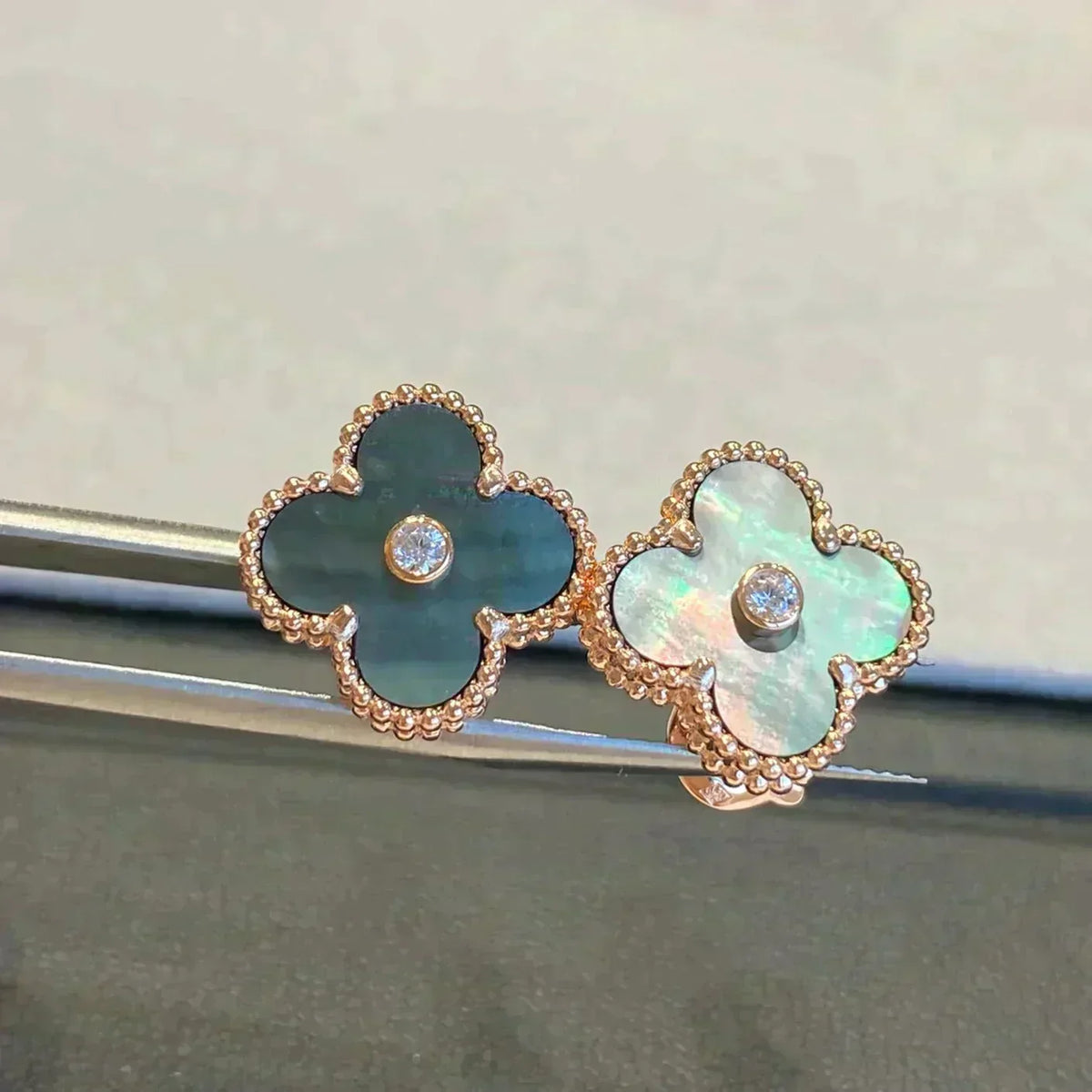Dream CLOVER MEDIUM 1 MOTIFS GRAY MOP  DIAMOND EARRINGS