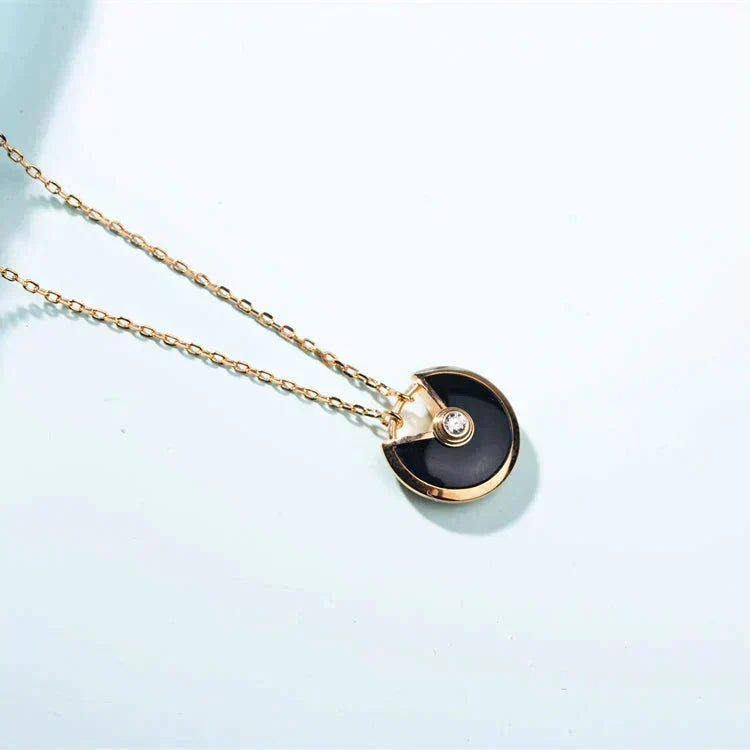 Dream AMULETTE GOLD CARNELIAN ONYX NECKLACE