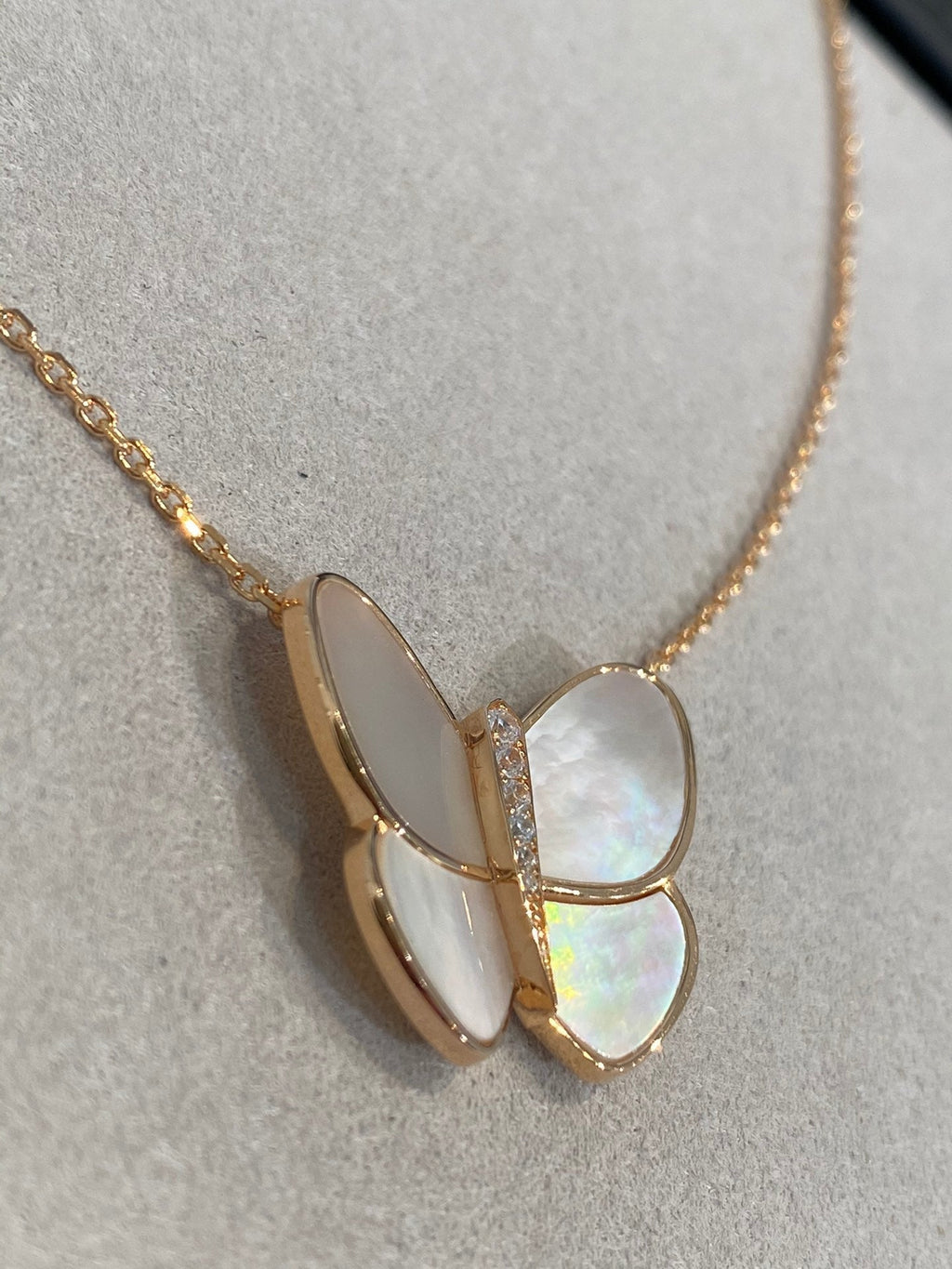 Dream BUTTERFLY GOLD MOP DIAMOND NECKLACE
