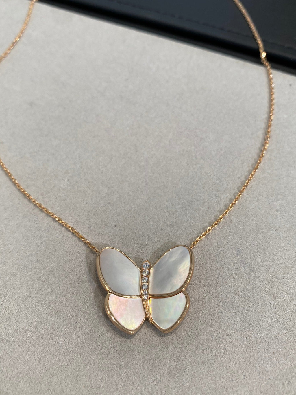 Dream BUTTERFLY GOLD MOP DIAMOND NECKLACE