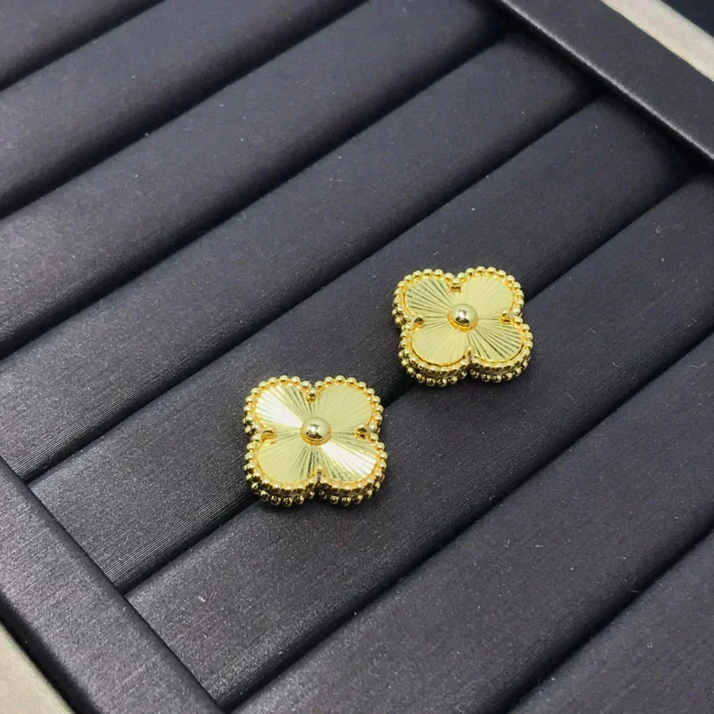 Dream CLOVER MINI 9.5MM LASER EARRINGS