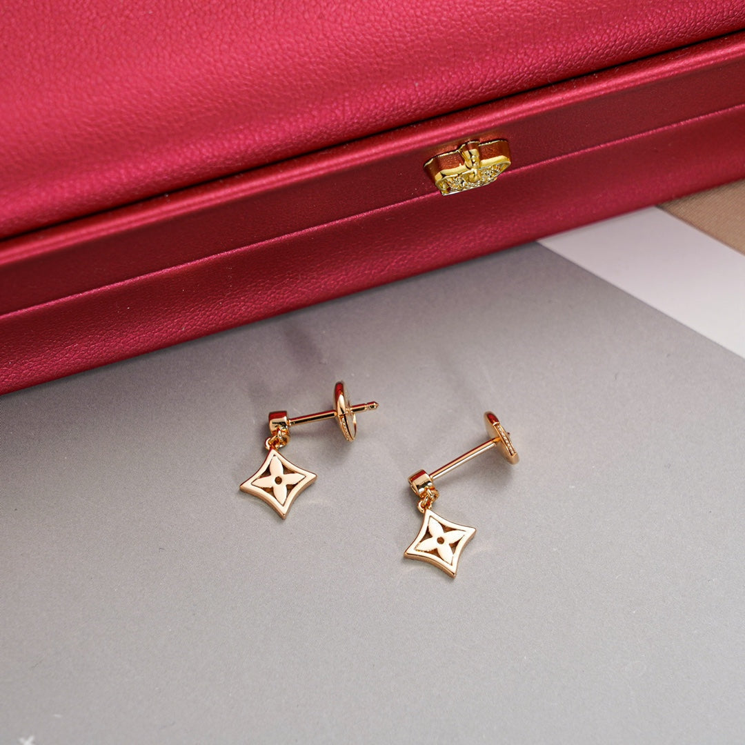 Dream STAR EARRINGS GOLD