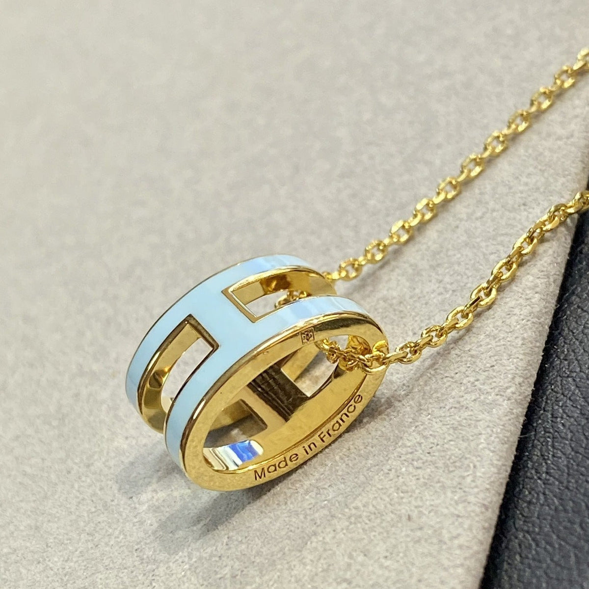 Dream POP H LIGHT BLUE NECKLACE