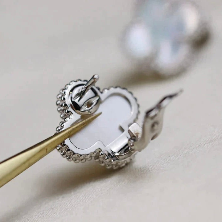 Dream CLOVER MEDIUM 1 MOTIFS  WHITE MOP EARRINGS SILVER