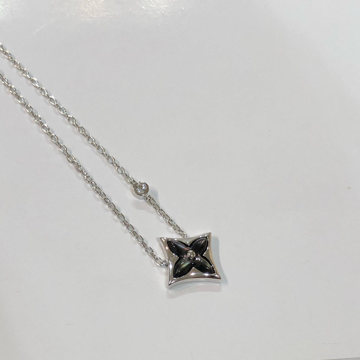 Dream STAR BLACK MOP NECKLACE