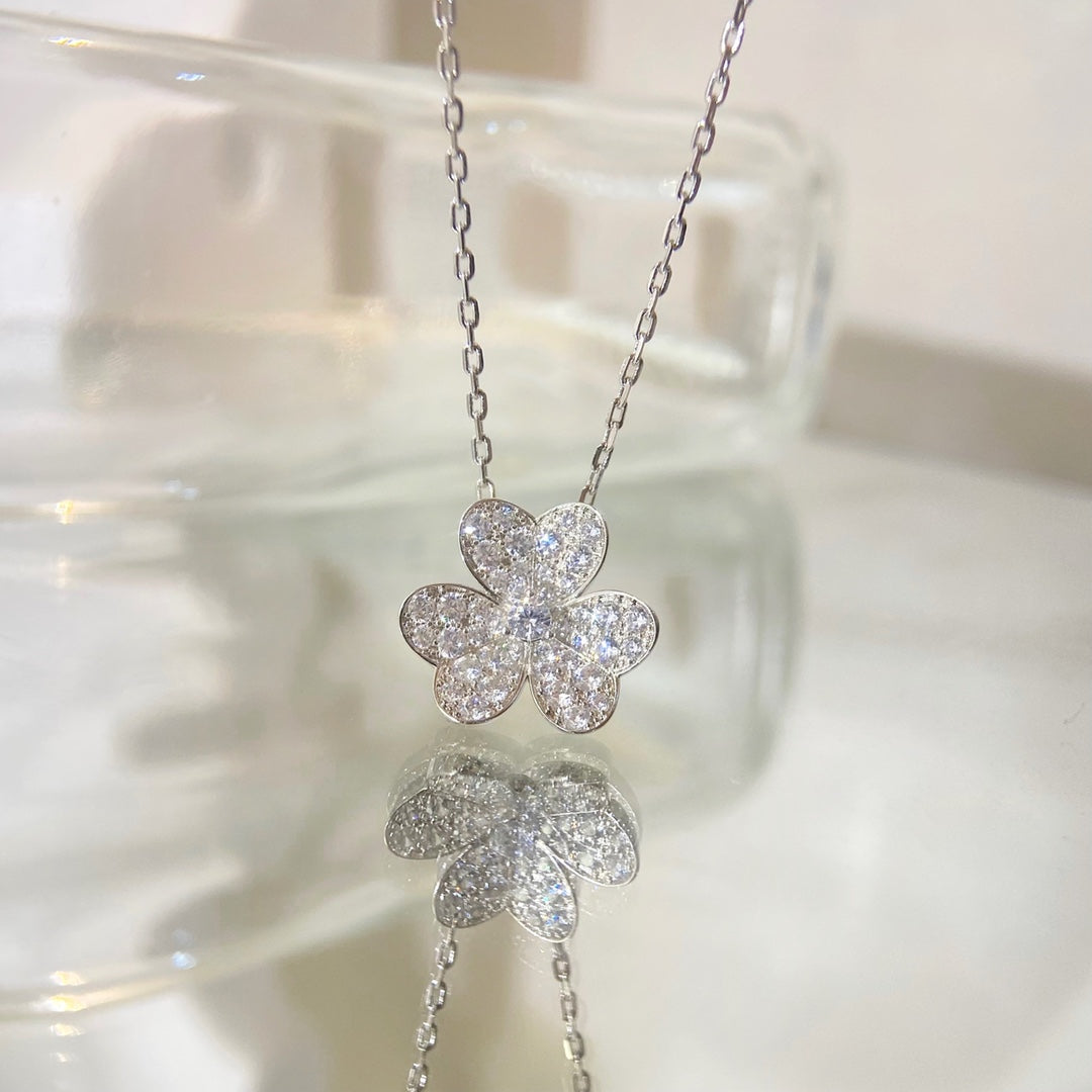 Dream FLOWER DIAMANT-HALSKETTE