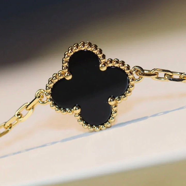 Dream CLOVER 20 MOTIFS ONYX NECKLACE