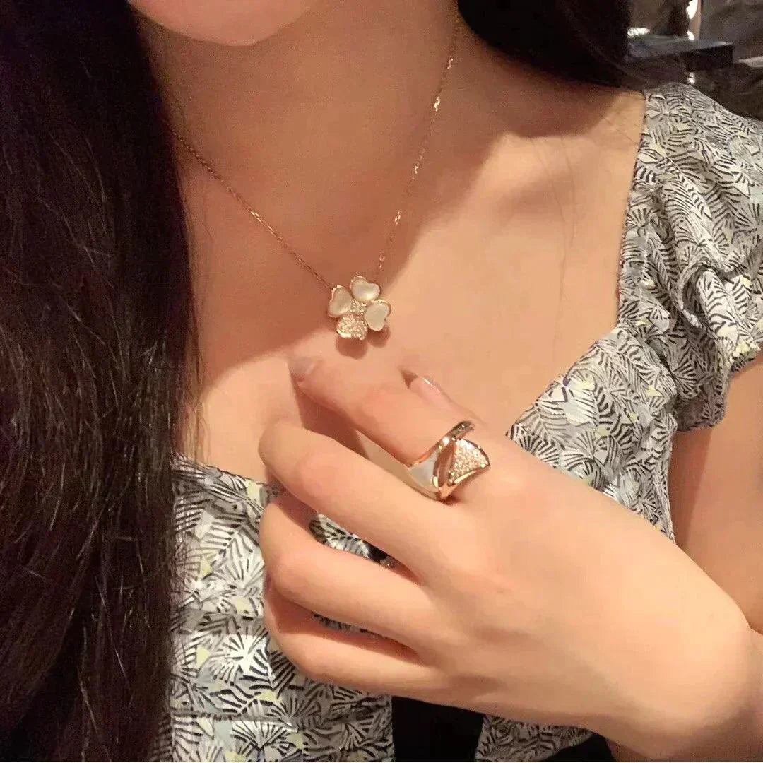 Traum-Kleeblatt-MOP-Diamant-Halskette in Roségold