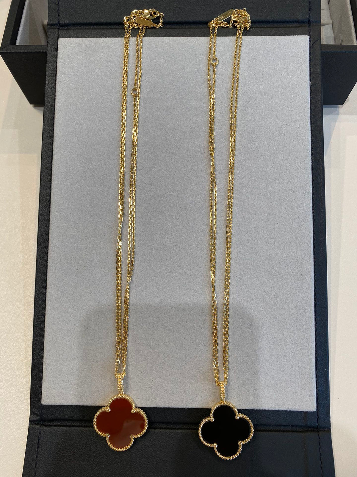 Dream CLOVER 25MM NECKLACE GOLD CARNELIAN