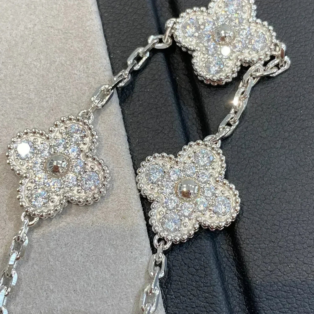 [Dream ] New  CLOVER 5 MOTIF FULL DIAMOND BRACELET COLLECTION