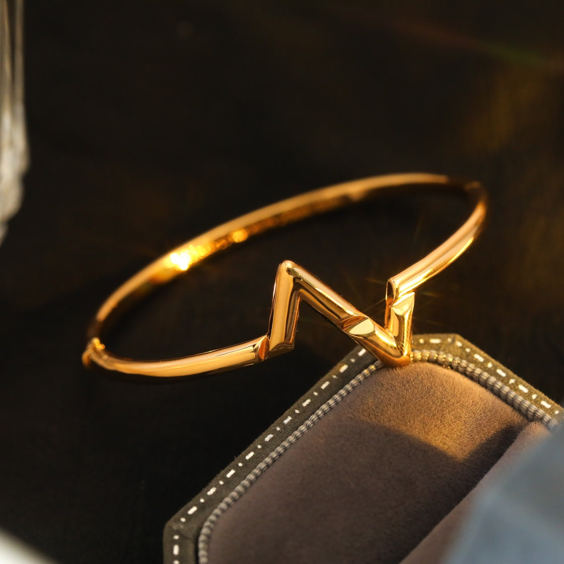 Traum VOLTE UPSIDE DOWN ARMBAND