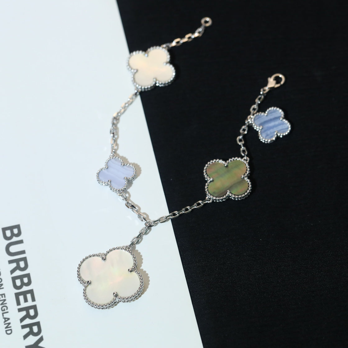 Dream CLOVER ARMBAND 5 MOTIVE PERLMUTT CHALCEDON SILBER