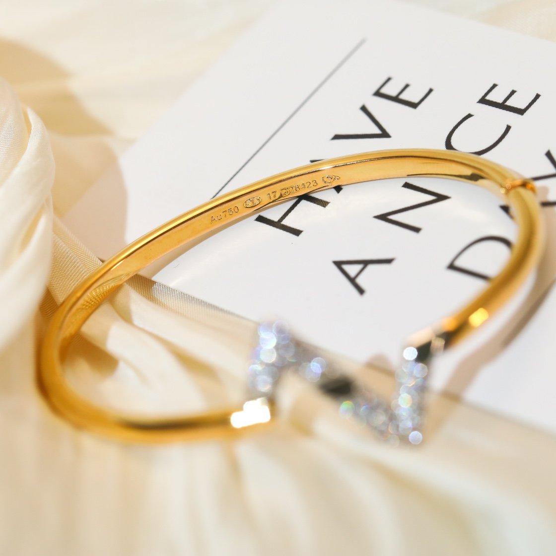 TRAUM VOLTE UPSITE DOWN GOLD DIAMANTARMBAND