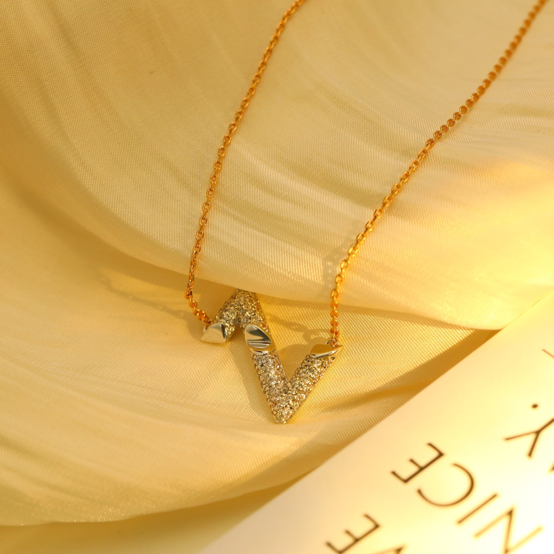 Dream VOLT SILVER DIAMOND PEDANT NECKLACE
