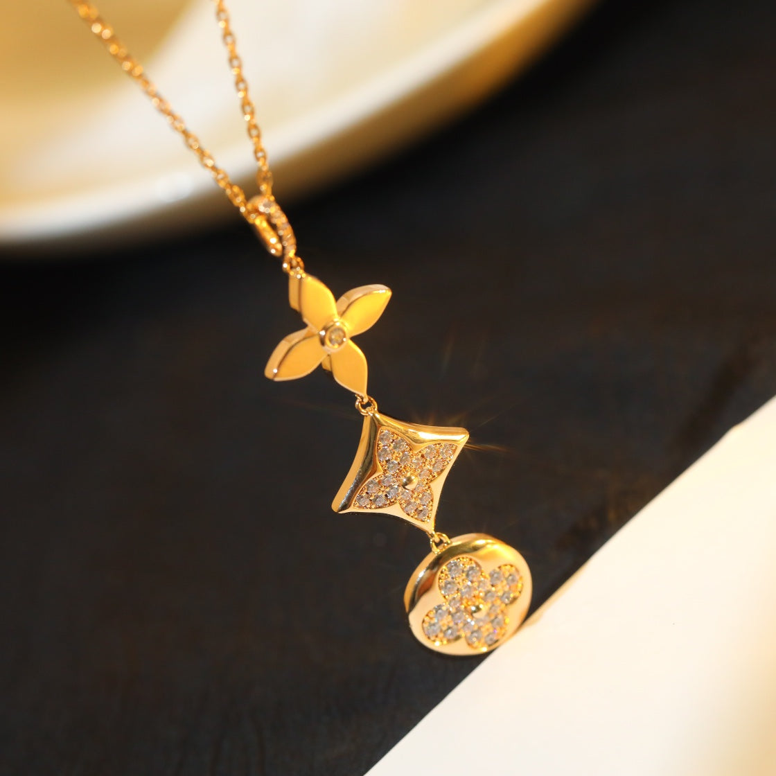 Dream STAR AND SUN DIAMOND PINK GOLD HALSKETTE