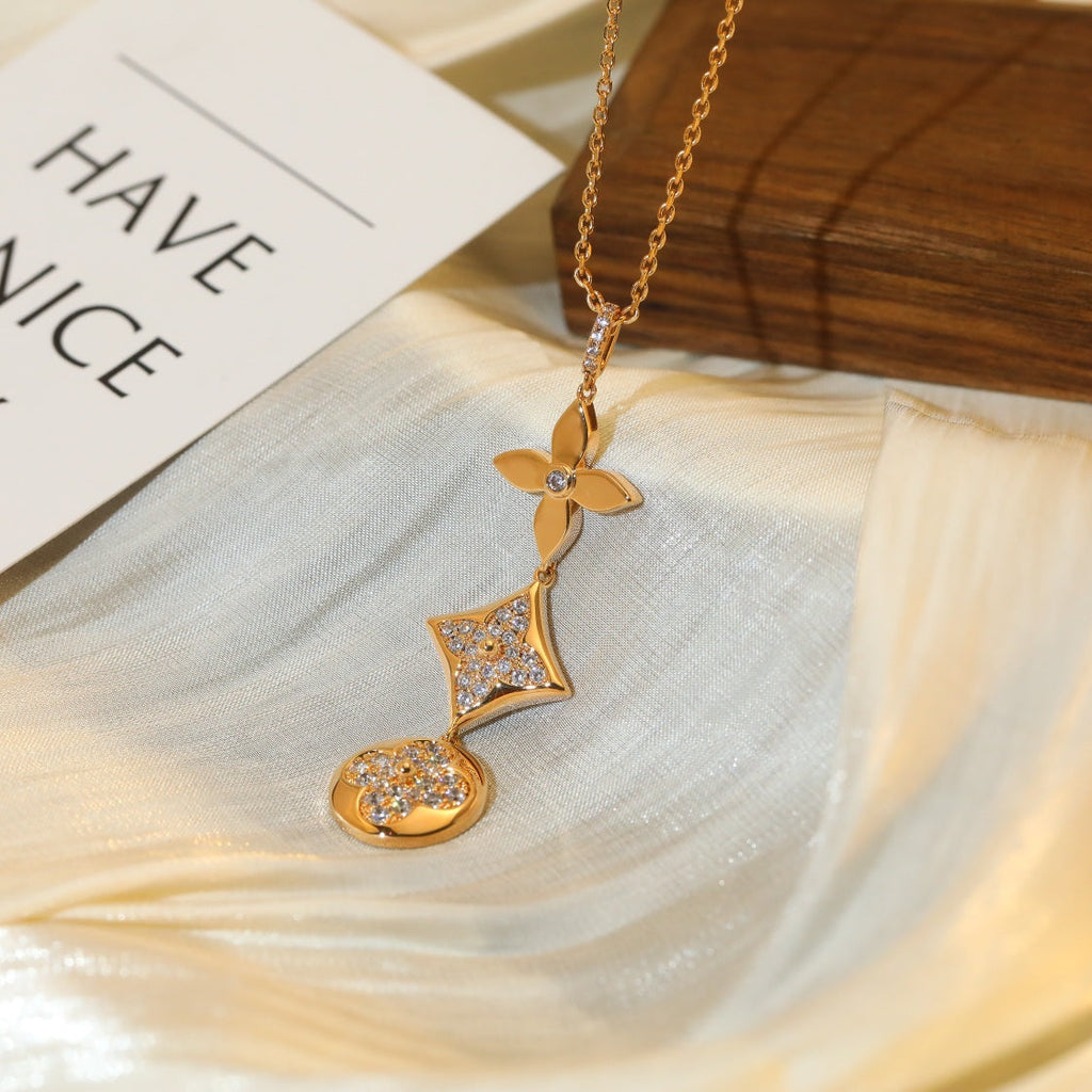 Dream STAR AND SUN DIAMOND PINK GOLD NECKLACE