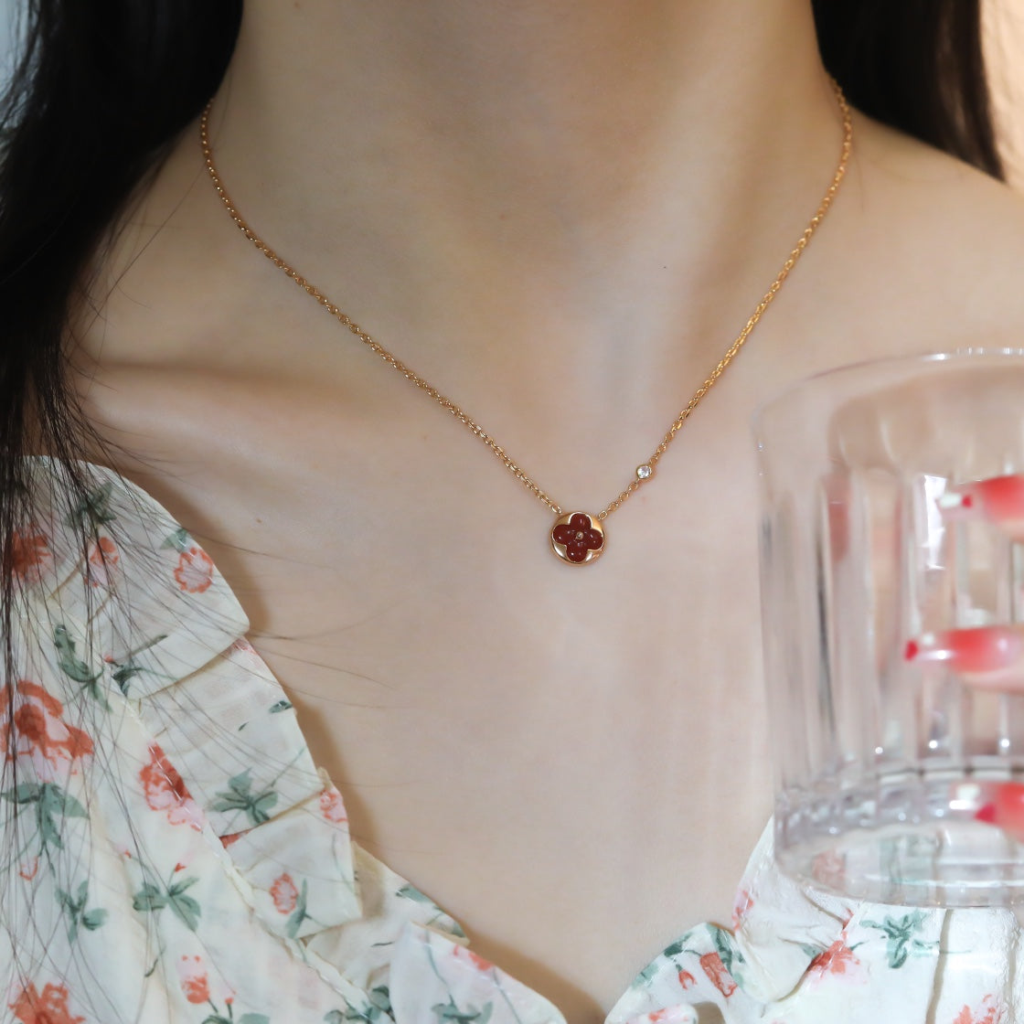 Dream SUN PEDANT PINK GOLD 1 DIAMOND NECKLACE