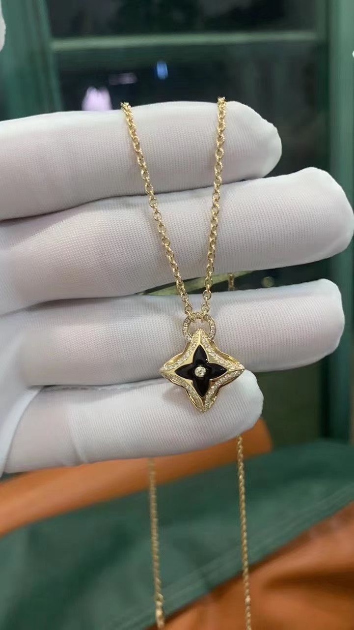 Dream STAR PEDANT PINK GOLD DIAMOND NECKLACE