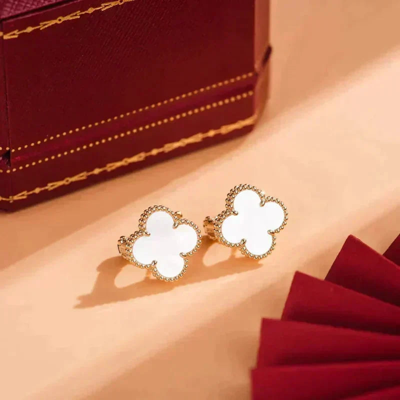 Dream CLOVER MEDIUM 1 MOTIFS  WHITE MOP STUD EARRINGS