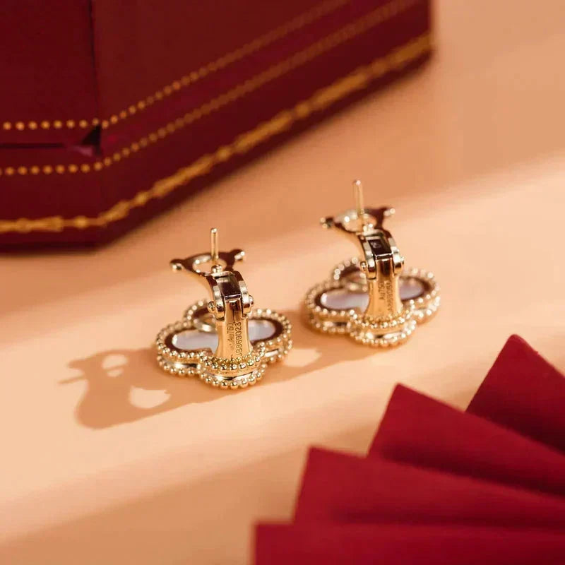 Dream CLOVER MEDIUM 1 MOTIFS  WHITE MOP STUD EARRINGS