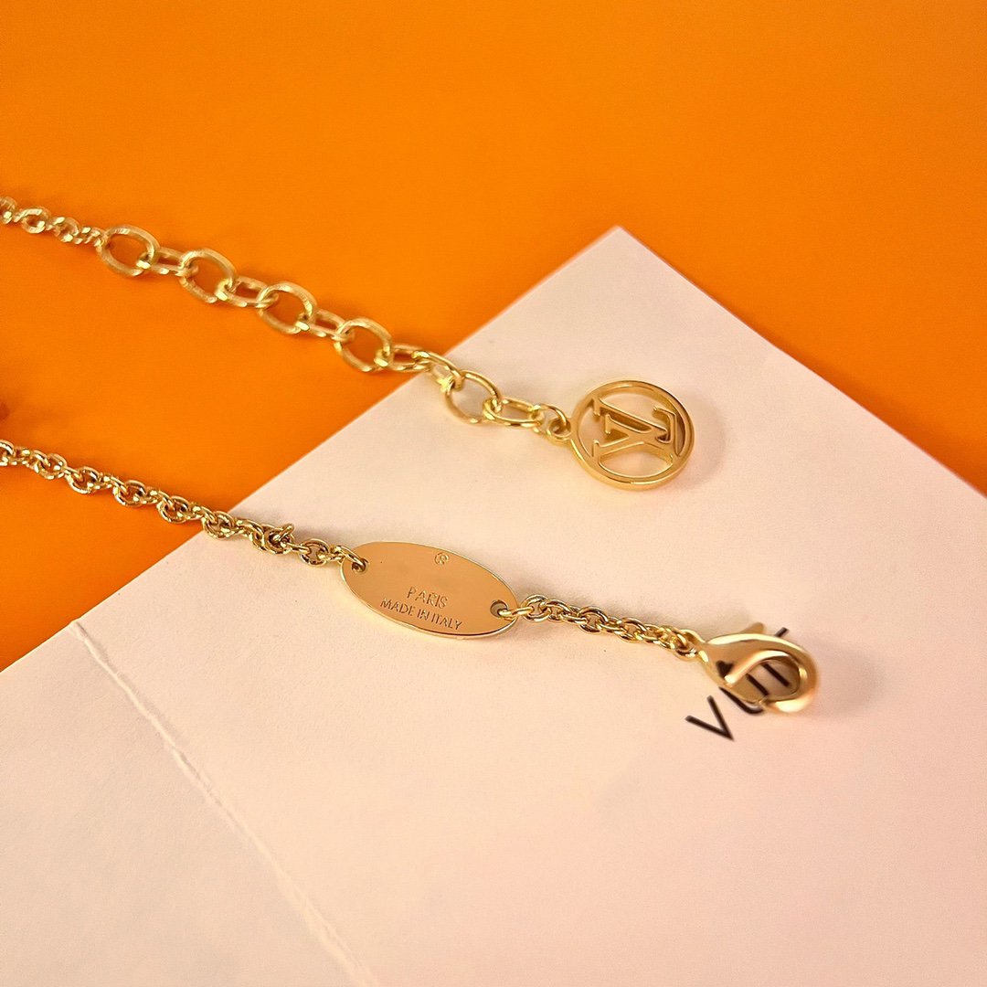 Dream LOGO STAR MOTIF GOLD BRACELET