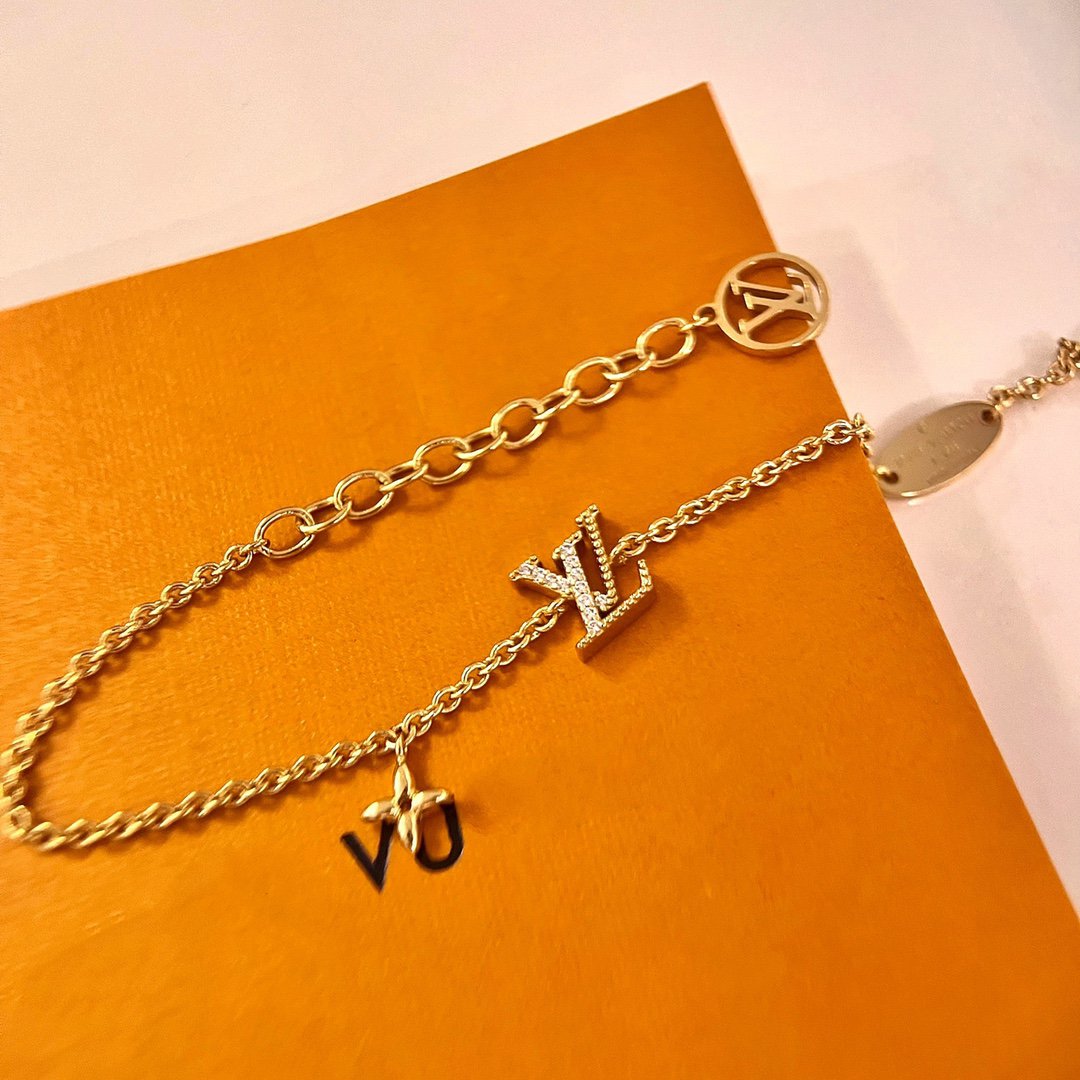 Dream LOGO STAR MOTIF GOLD BRACELET