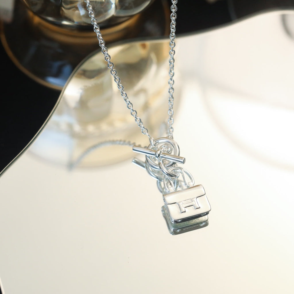 Dream POP H PEDANT SILVER NECKLACE