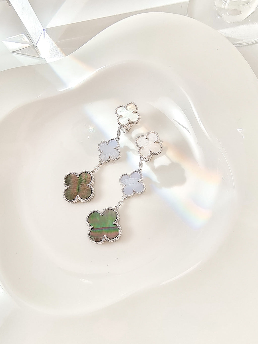 Dream CLOVER 3 MOTIFS CHALCEDONY DARK MOP SILVER EARRINGS