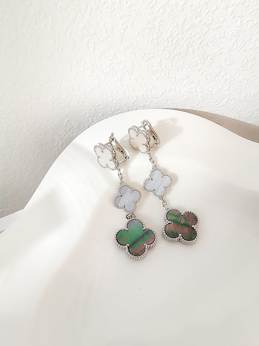Dream CLOVER 3 MOTIFS CHALCEDONY DARK MOP SILVER EARRINGS