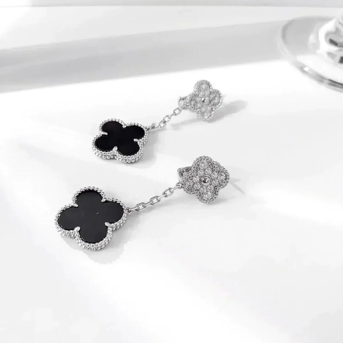 Dream CLOVER 2 MOTIFS  DIAMOND ONYX EARRINGS SILVER