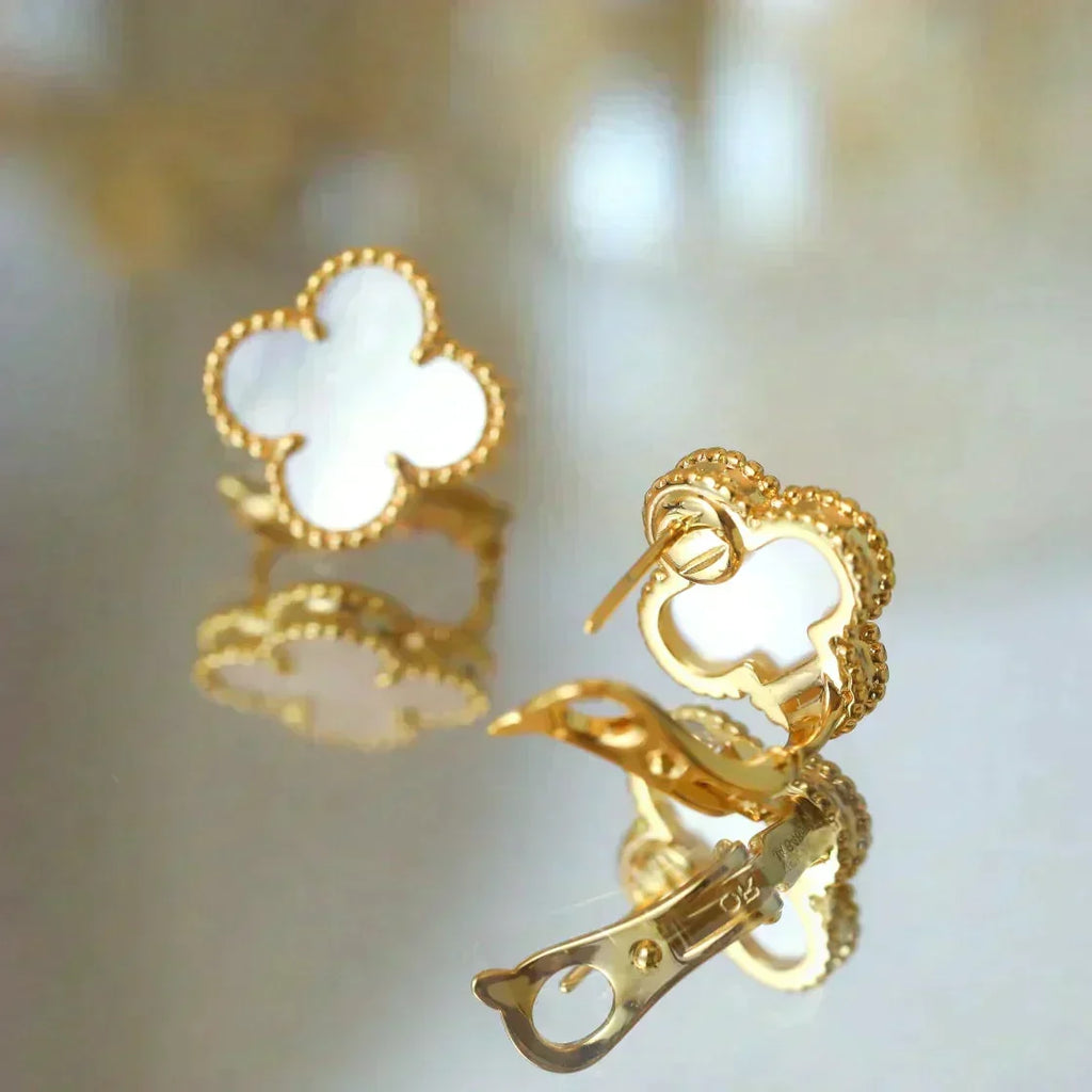Dream CLOVER MEDIUM 1 MOTIFS  WHITE MOP STUD EARRINGS