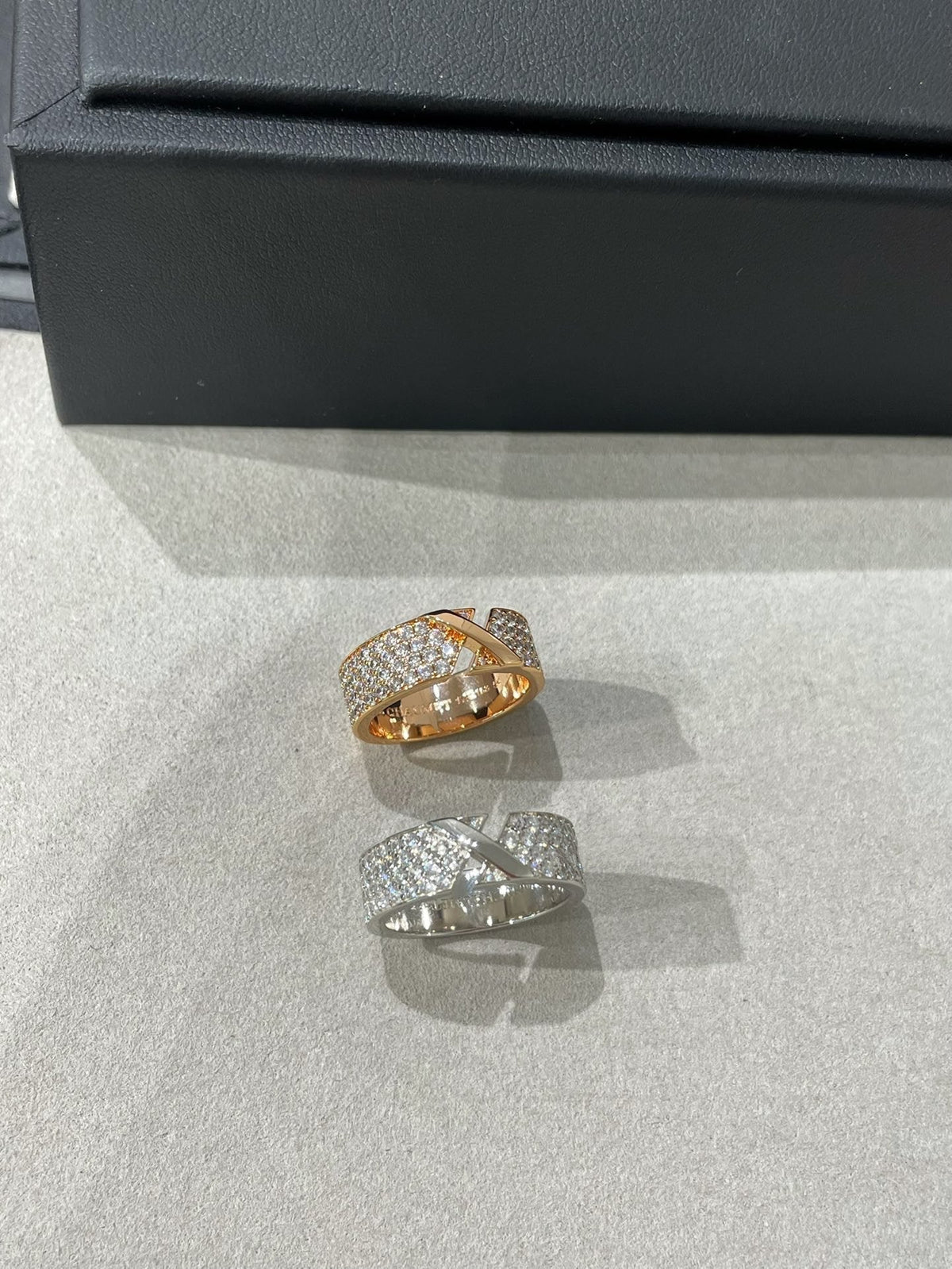 TRAUMHAFTER LIENS-RING MIT DIAMANT-PAVÉ