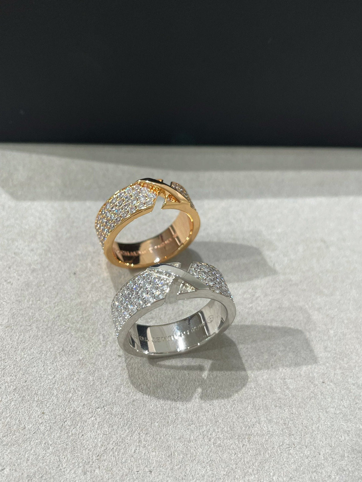 TRAUMHAFTER LIENS-RING MIT DIAMANT-PAVÉ
