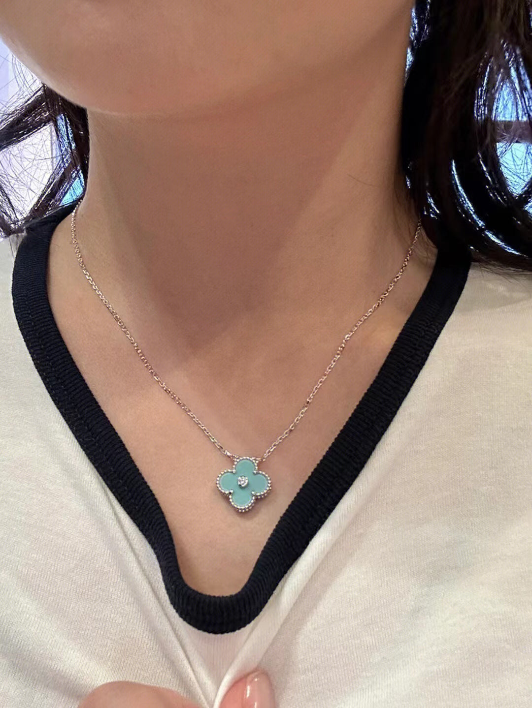Dream CLOVER 1 DIAMOND LIGHT BLUE SILVER NECKLACE