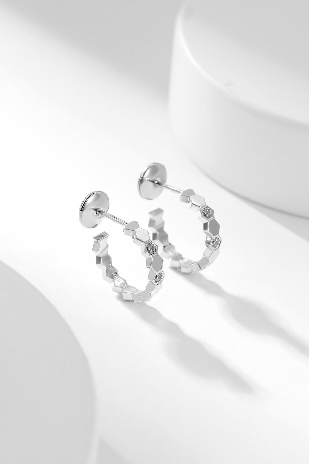 Dream BEE LOVE DIAMOND HOOP EARRINGS