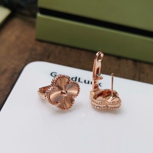 Dream CLOVER MITTELGROSSE OHRSTECKER