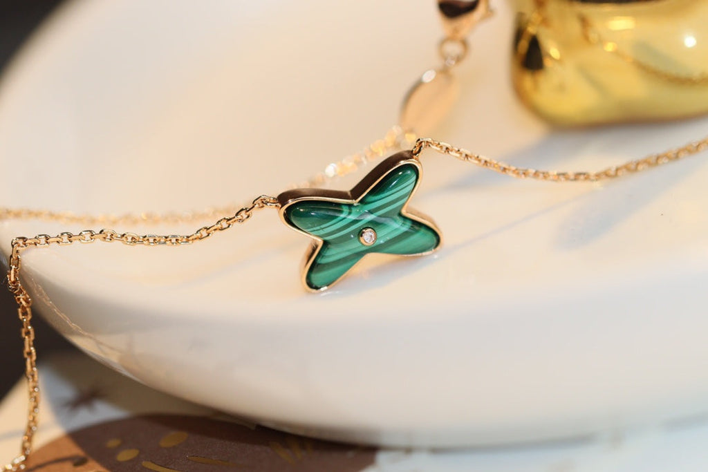 Dream JEUX MALACHITE 1 DIAMOND PINK GOLD NECKLACE