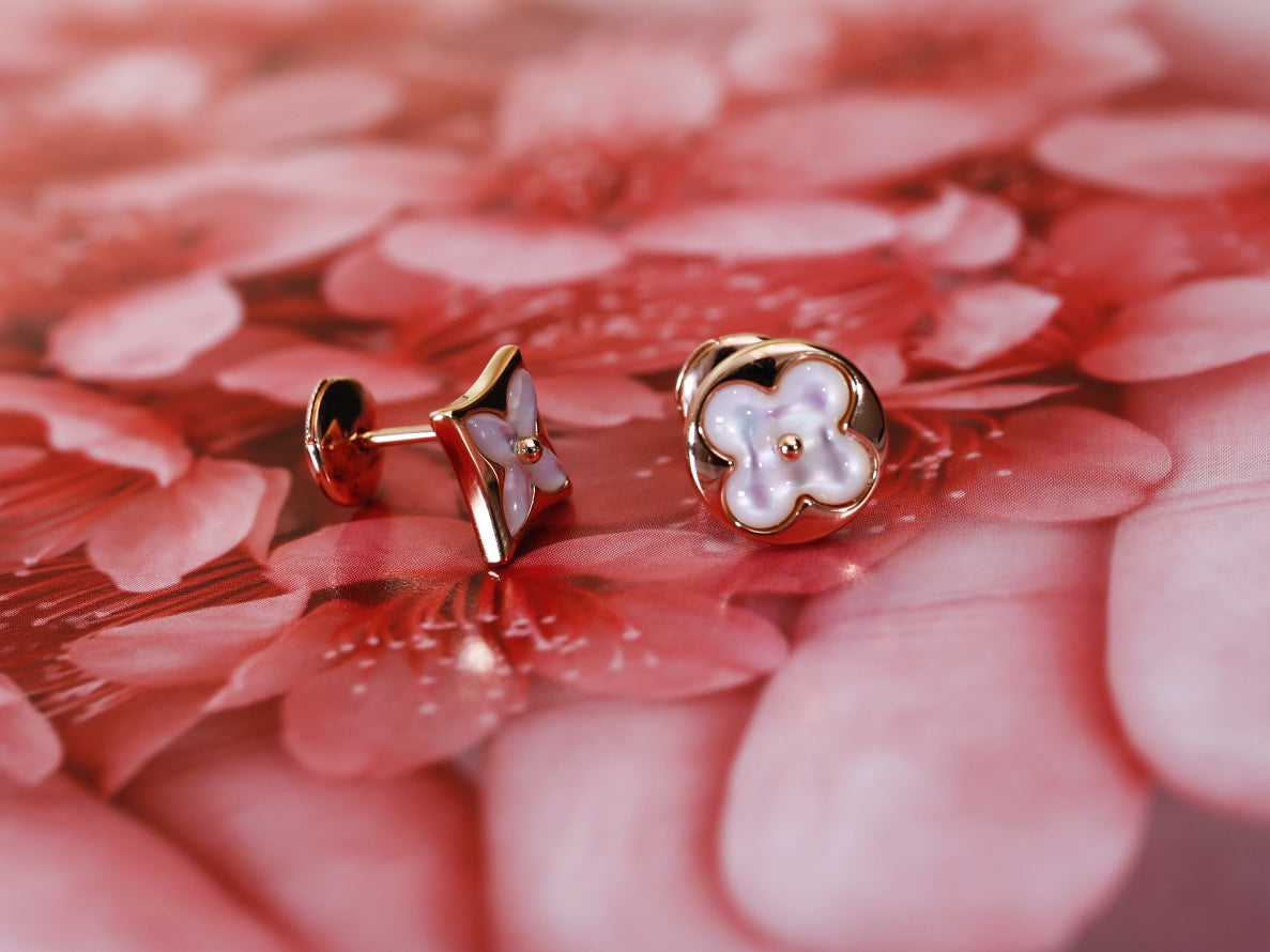 Dream STERN- UND SONNEN-OHRSTECKER AUS ROSÉGOLD MIT MUTTERPERLE
