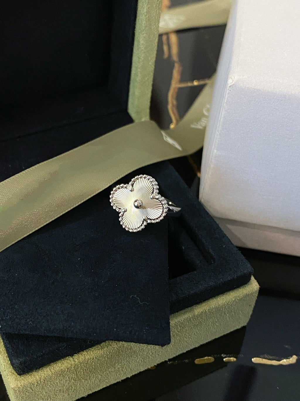 Traum-Kleeblatt-Ring in Silber