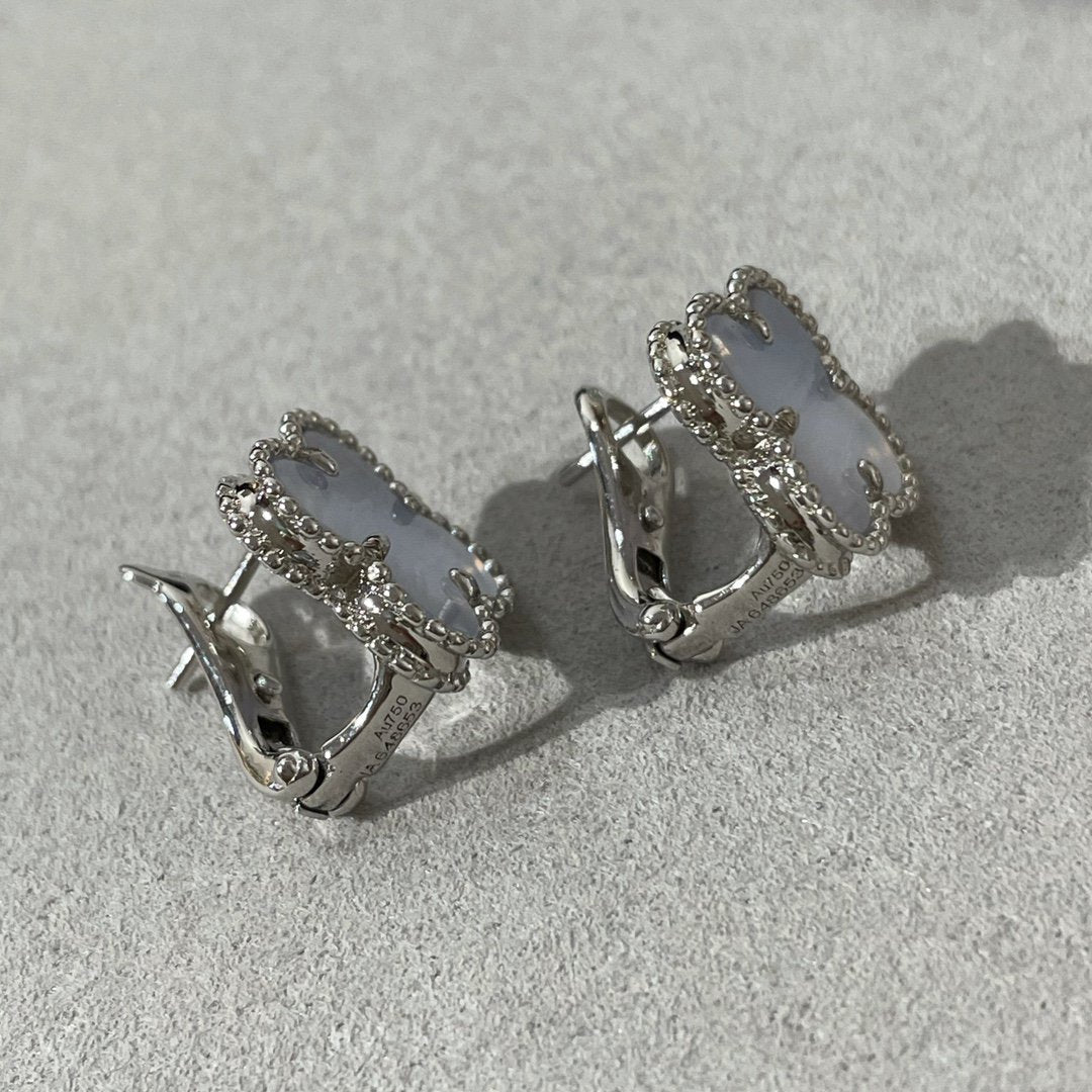 ドリームクローバーカルセドニーシルバースタッドピアス