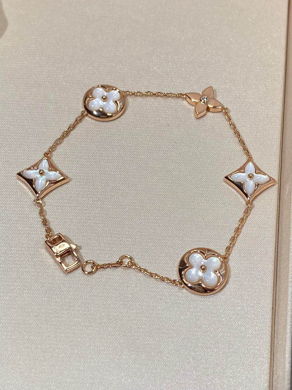 Dream STAR AND SUN 5 MOTIF MOP PINK GOLD BRACELET