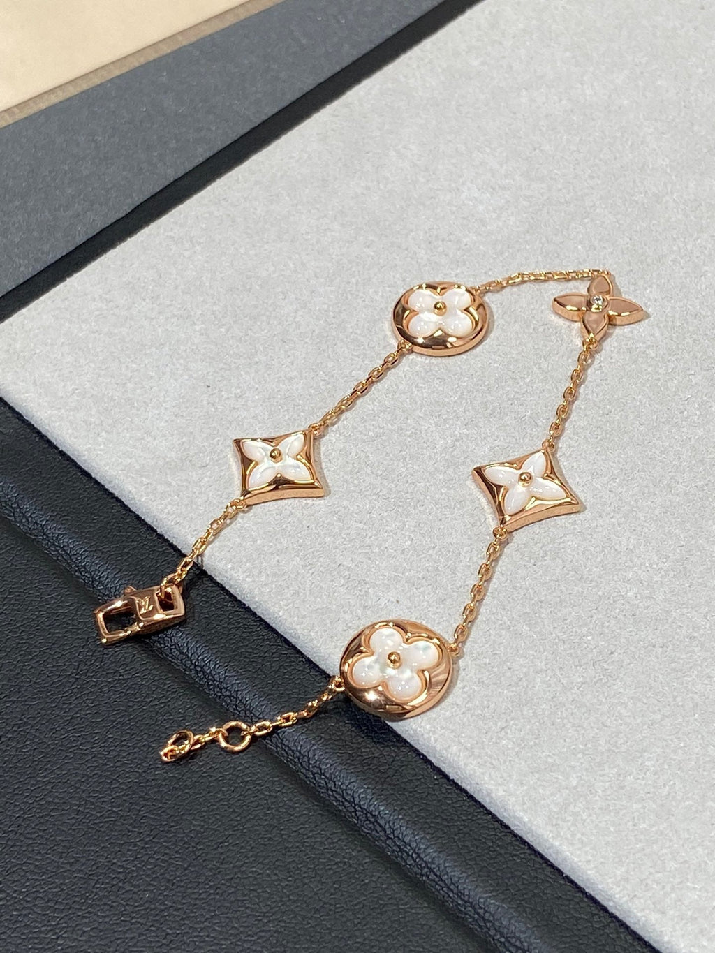 Dream STAR AND SUN 5 MOTIF MOP PINK GOLD BRACELET
