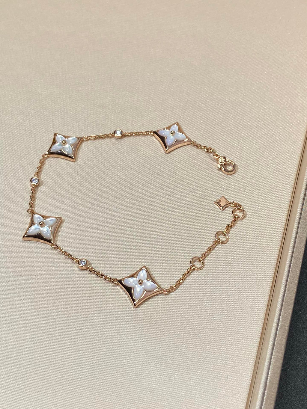 Dream STAR 4 MOTIF MOP DIAMOND PINK GOLD BRACELET