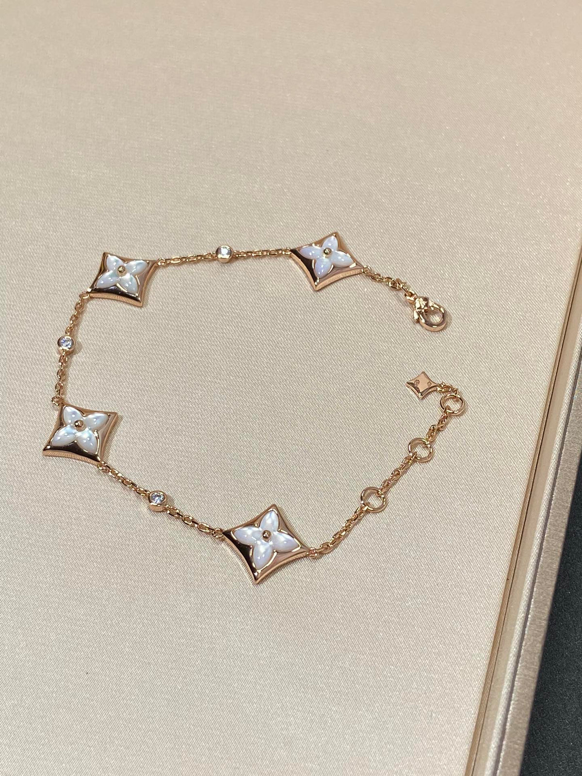 Dream STAR 4 MOTIF MOP DIAMOND PINK GOLD BRACELET