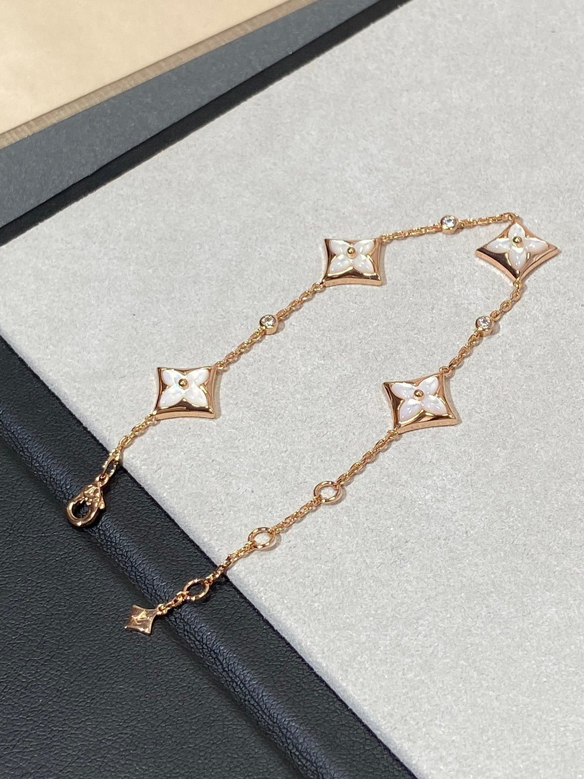 Dream STAR 4 MOTIF MOP DIAMOND PINK GOLD BRACELET